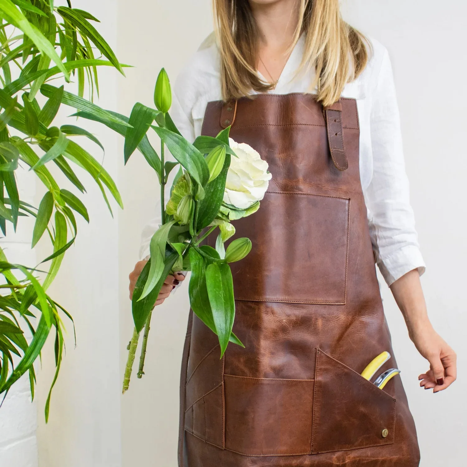 Multi-Pocket Leather Apron - Image 11